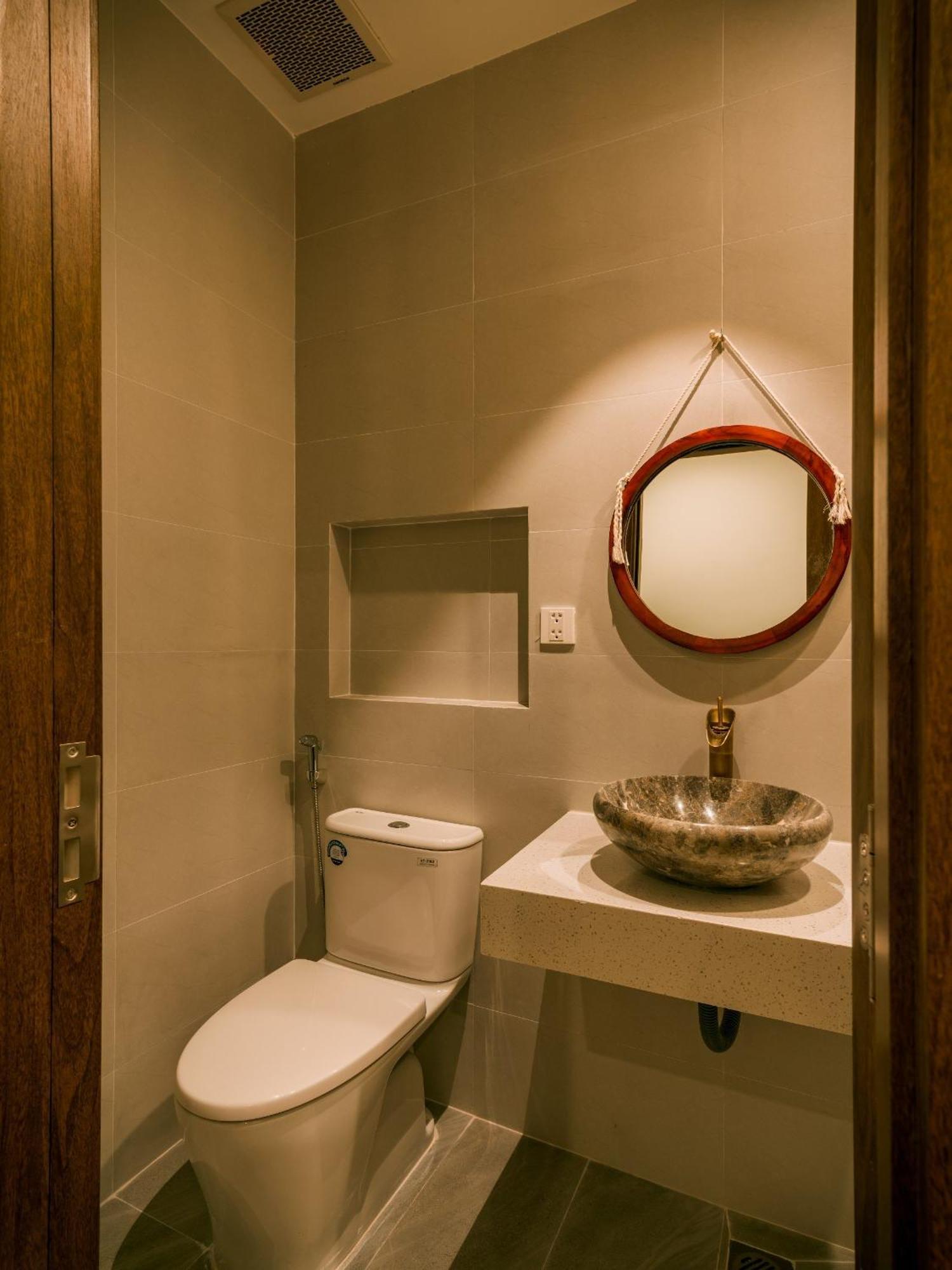 De V'Charm Hotel Dong Tac Bagian luar foto