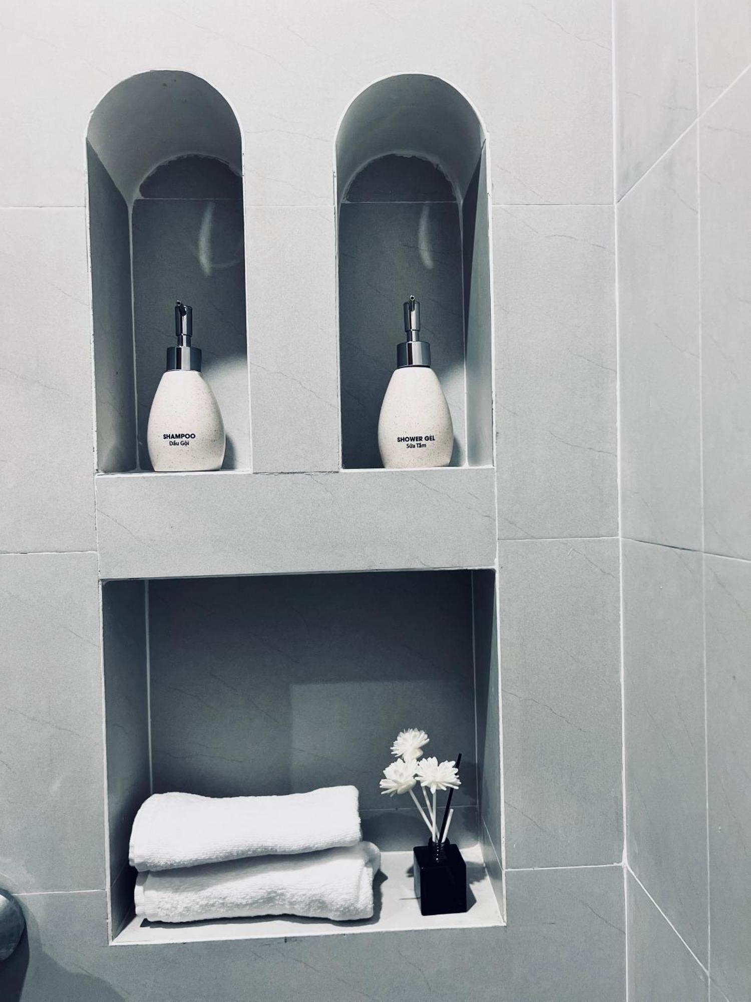De V'Charm Hotel Dong Tac Bagian luar foto